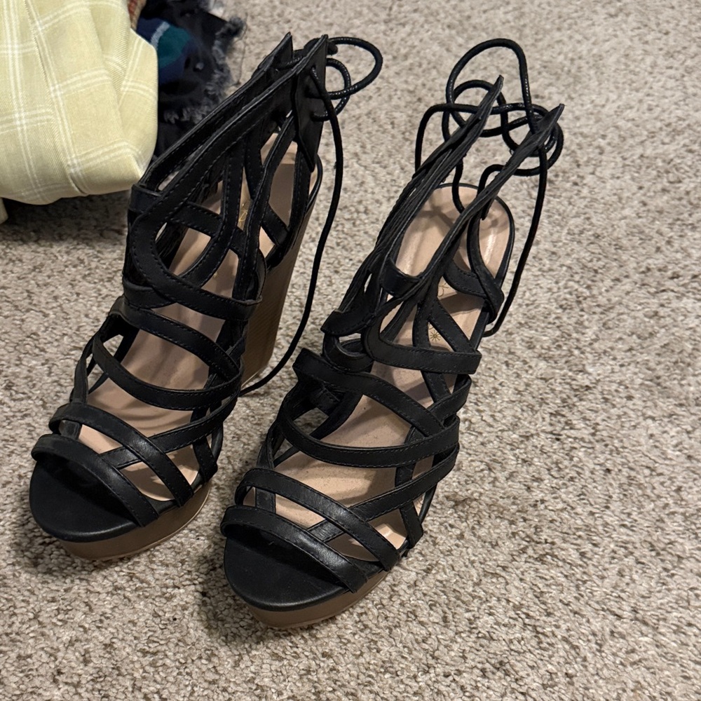 Shoe Dazzle Black Strappy Wedges